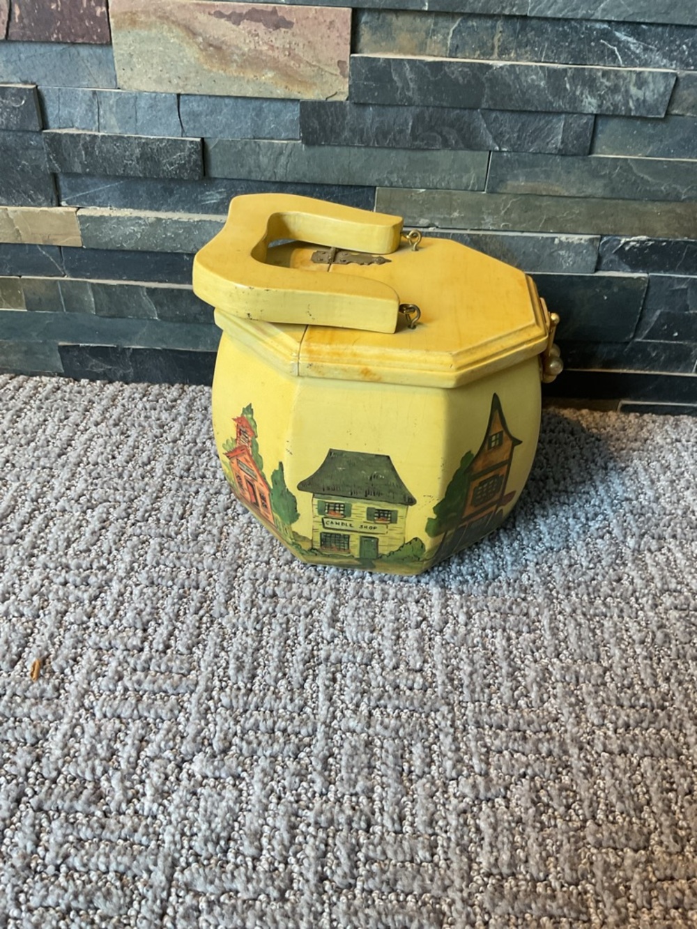 Vintage Style box purse with Handle - Picture 3 of 7